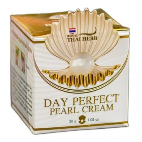Натуральный дневной крем для лица с жемчужной пудрой Royal Thai Herb Day Perfect Pearl Cream 30 гр